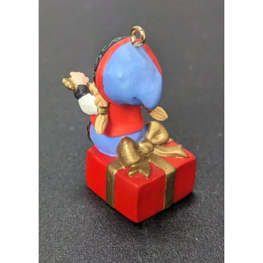 HALLMARK KEEPSAKE COLLECTOR'S CLUB 